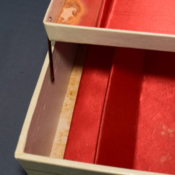 Vintage Jewelry Box Storage Organizer 2-Tier Off White Leather Red Satin Damaged - Picture 16 of 16